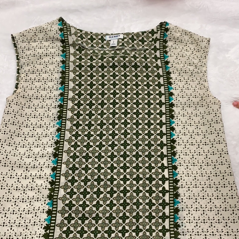 Cute dress! - Picture 3 of 3
